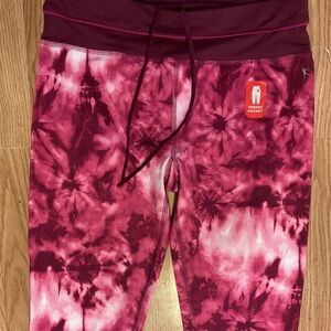 Danskin Now Burgundy and Pink Tie-Dye Athletic Leggings Capri NEW Sz.M/8-10